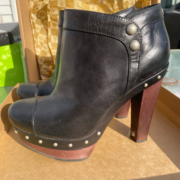 EUC/LIKE NEW UGG AMBROSIA WOODEN PLATFORM BOOTIES - Picture 5 of 8